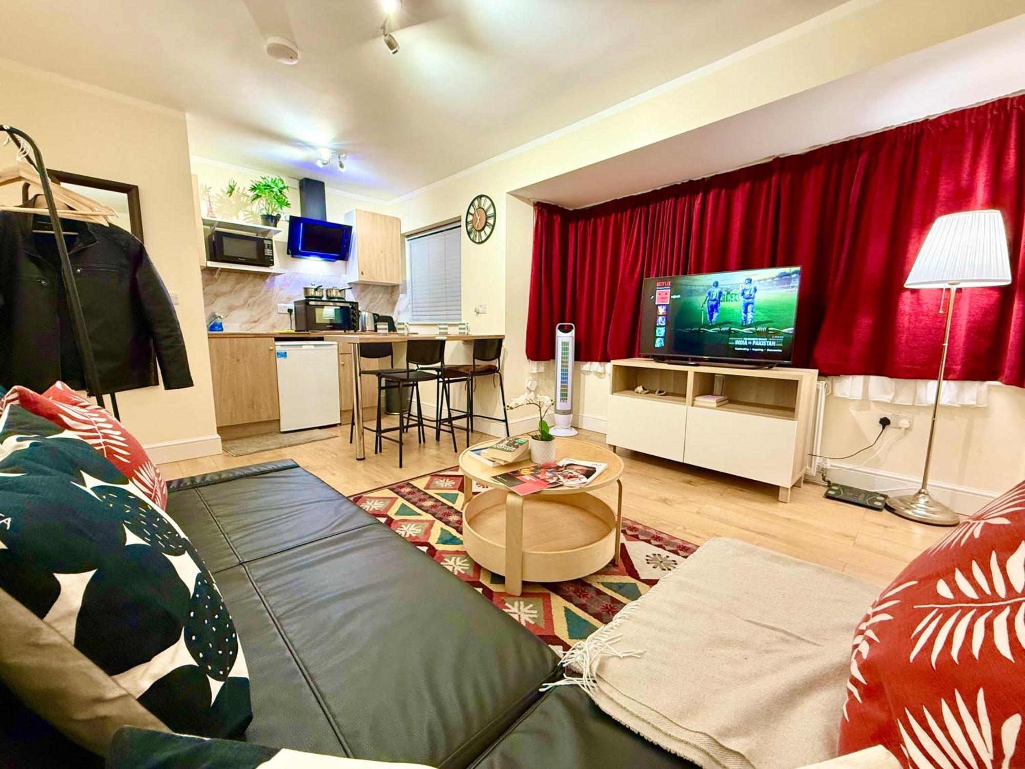 Sleeps4-freeparking-pets-wifi-london * London